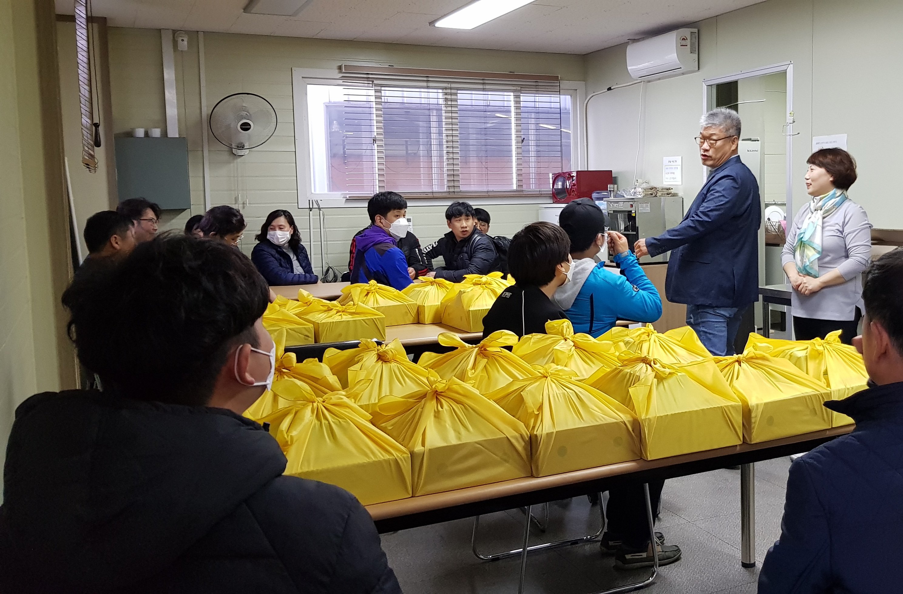 ‘근로자의 날’ 전직원들에게 망고선물로 감사의 마음 전달(2020.4) 썸네일