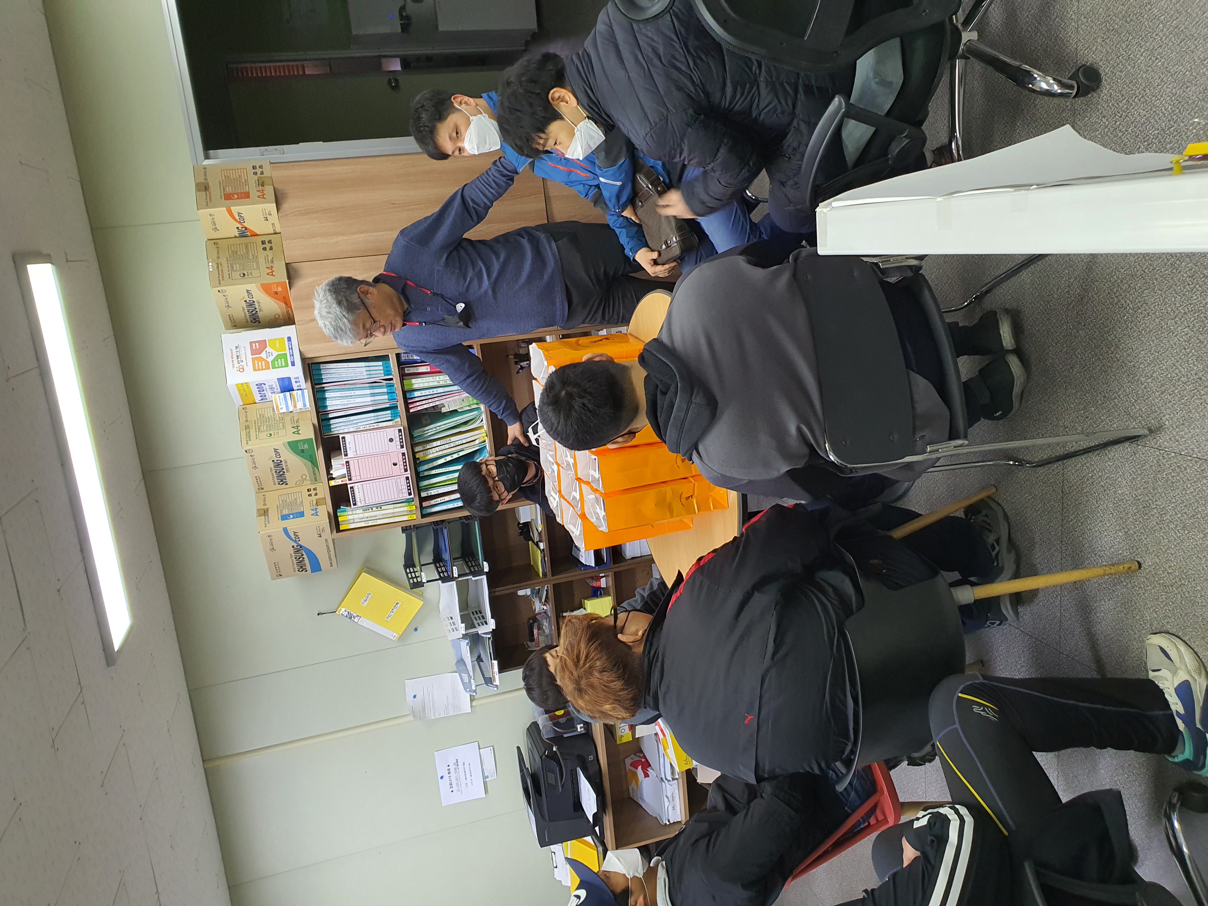 장애인의 날 코로나19로 행사는 취소됐지만 선물나눔(2021.4) 썸네일